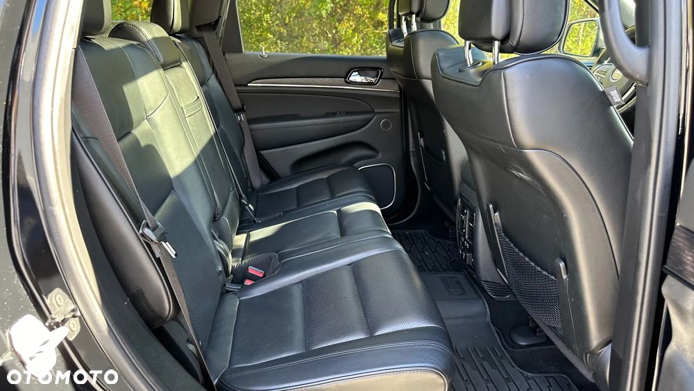 Jeep Grand Cherokee - 25