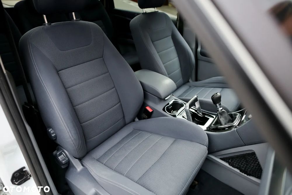 Ford S-Max 2.0 TDCi DPF Titanium X - 27