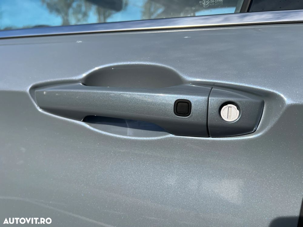 Mitsubishi Outlander 2.4 L 4X4 PHEV Instyle Ultimate - 17