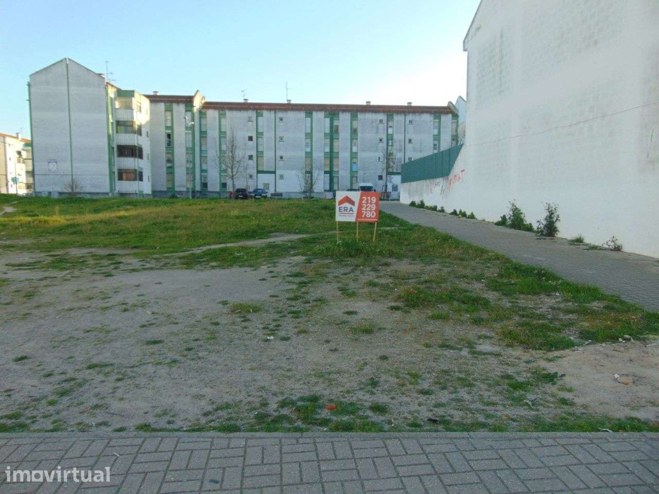 Vende-se TERRENO urbano em Vale da Amoreira - Grande imagem: 3/7