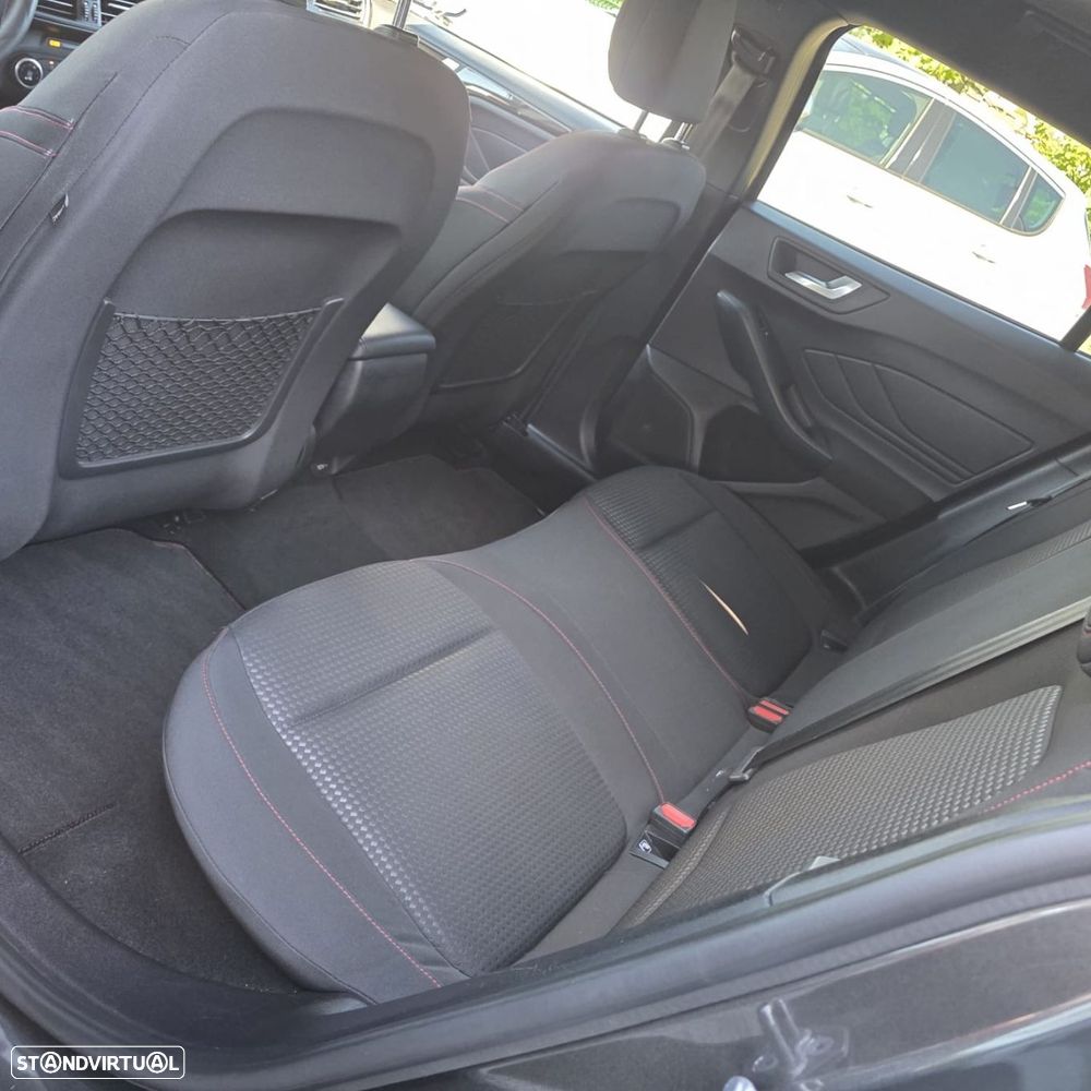 Ford Focus 1.5 TDCi ECOBlue ST-Line - 35