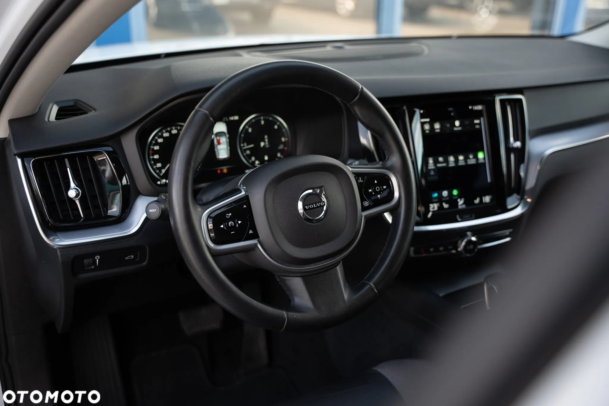 Volvo V60 Cross Country B4 D AWD Geartronic Pro - 19