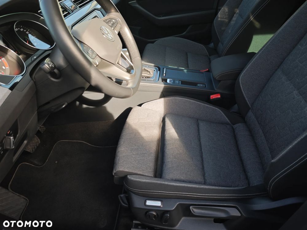 Volkswagen Passat Variant 2.0 TSI Business DSG - 11