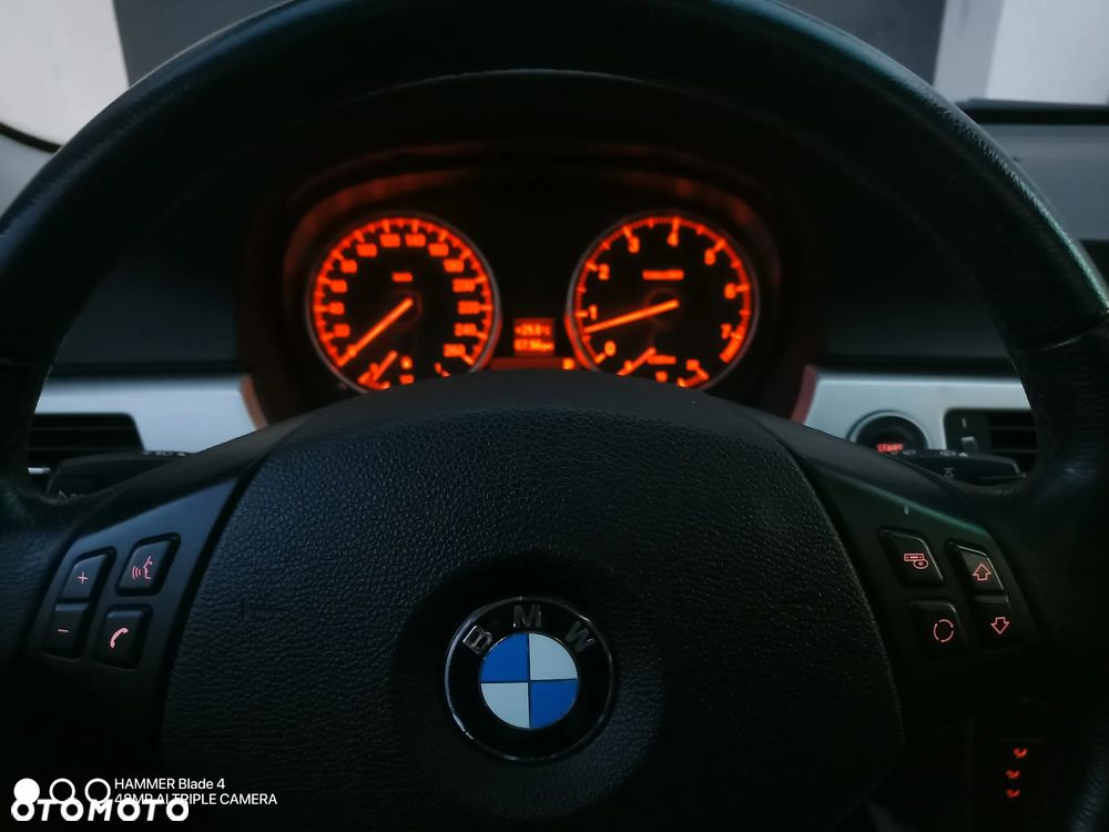 BMW Seria 3 320i Edition Exclusive - 8