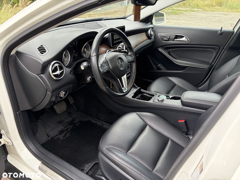 Mercedes-Benz GLA - 4