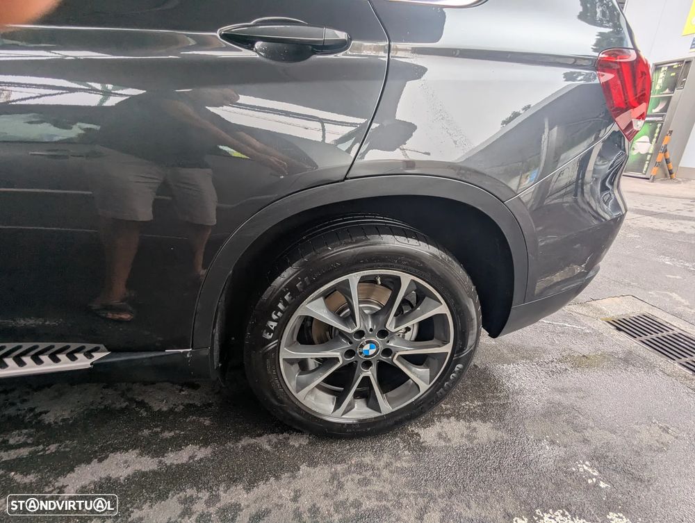 BMW X5 25 d sDrive Comfort 7L - 8