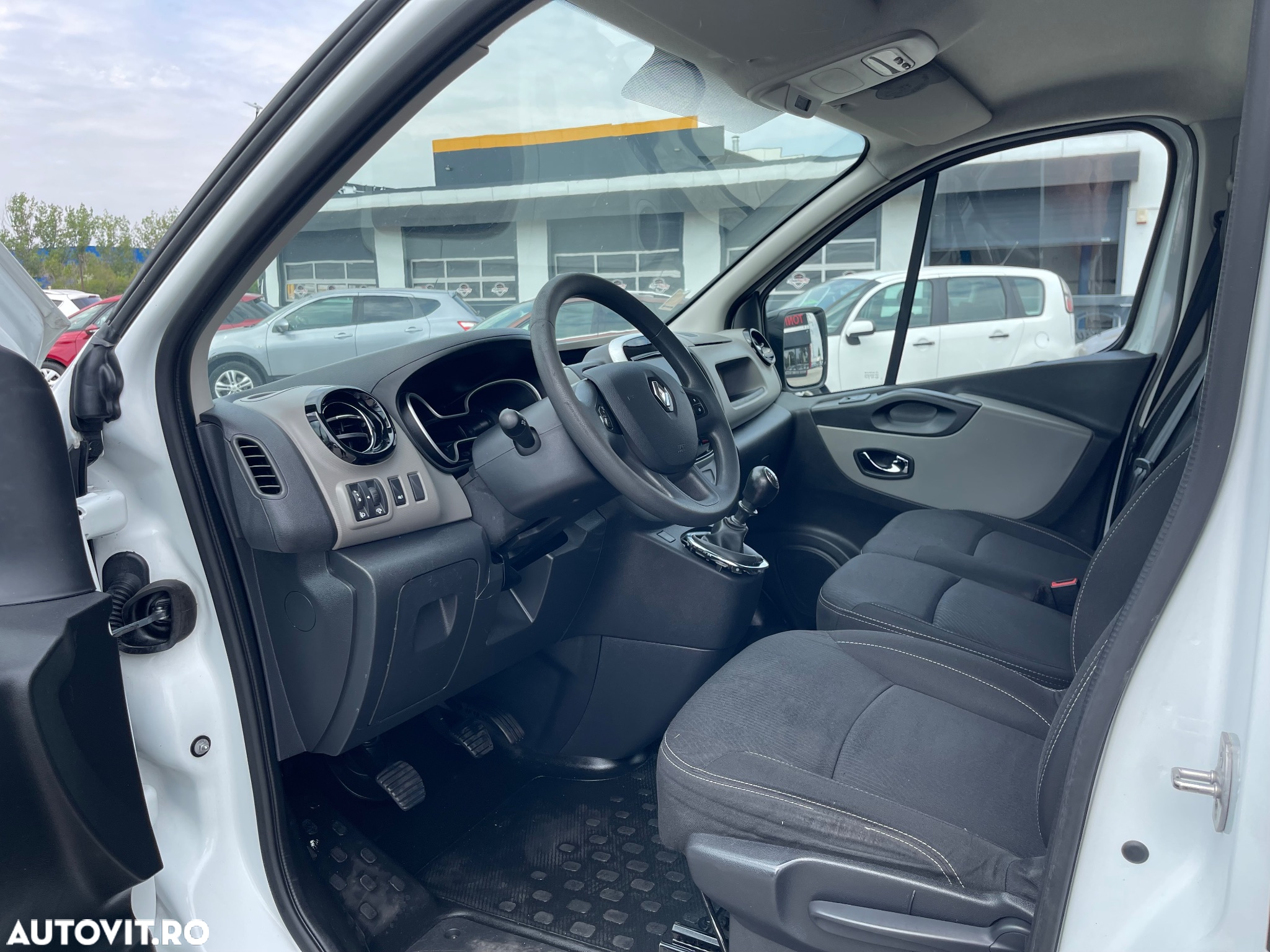 Renault Trafic - 11