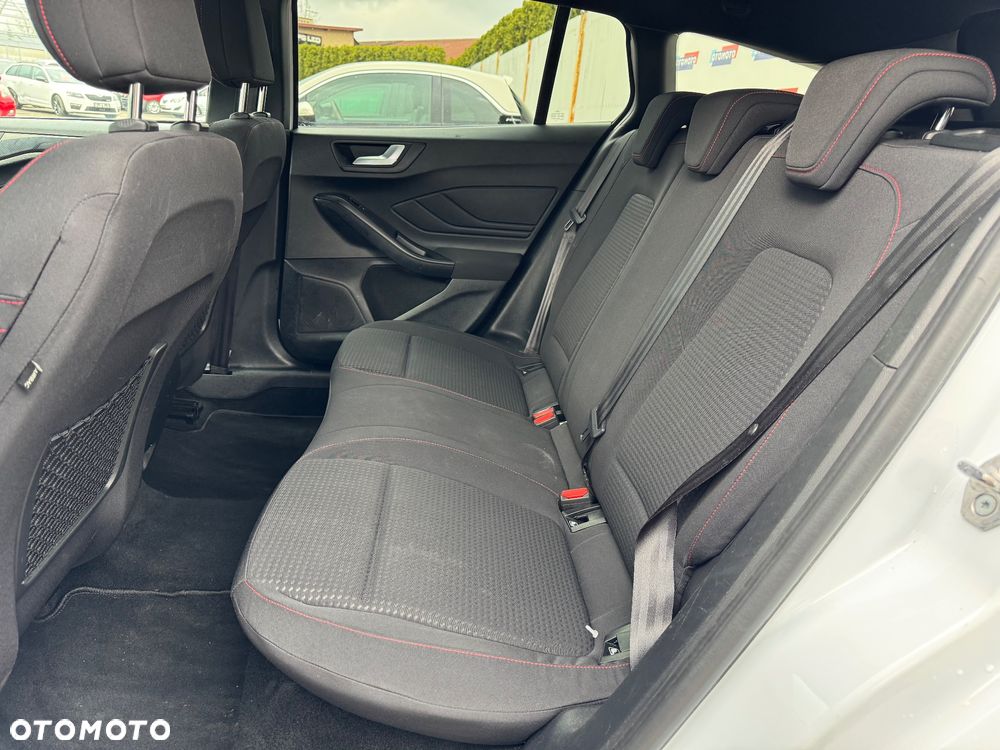 Ford Focus 1.5 EcoBlue Start-Stopp-System ST-LINE DESIGN - 13