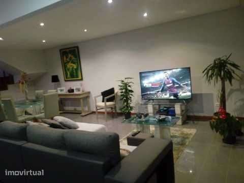 T2 Triplex (poderá ser T3) em Canelas - Grande imagem: 3/12
