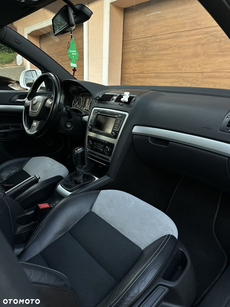 Skoda Octavia 2.0 TSI RS - 4