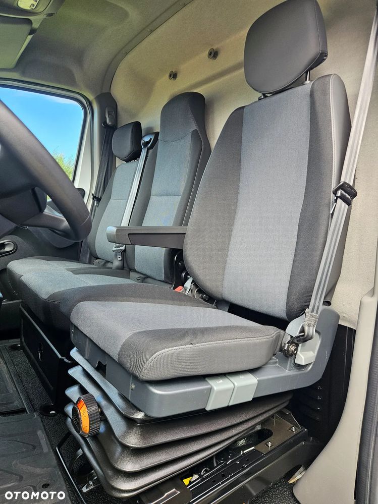 Renault Master L2H2 2.3dCi 150KM - 11