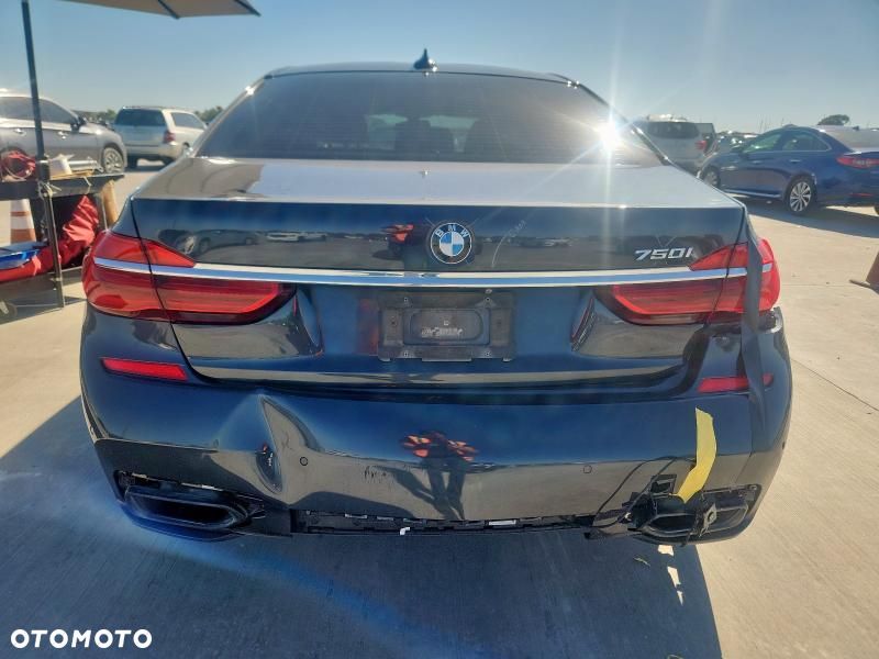 BMW Seria 7 750i xDrive - 6