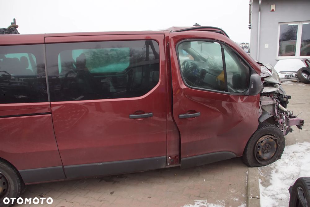 Auto na części - Renault Trafic III Lift 2.0 DCI 150 KM M9R714 TENPF 2023R Silnik Skrzynia Drzwi Błotnik Zderzak Lusterko Szyba Lampa Klamka Deska Kokpit Sterownik Moduł Czujnik Licznik Panel Kierownica - 4