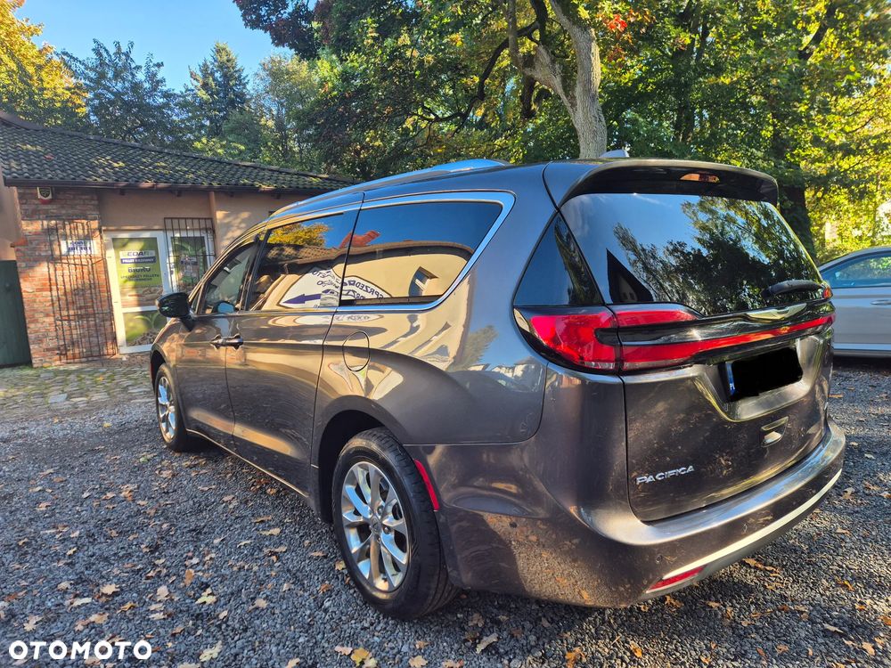 Chrysler Pacifica - 8