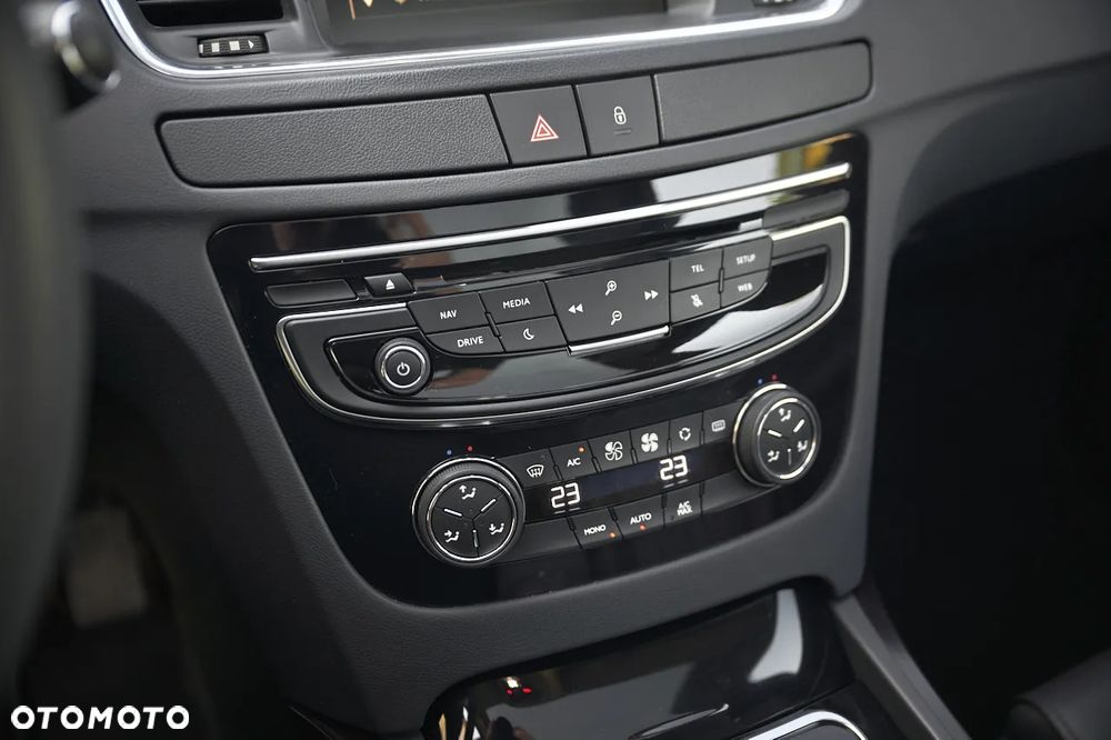 Peugeot 508 RXH Hybrid4 - 34