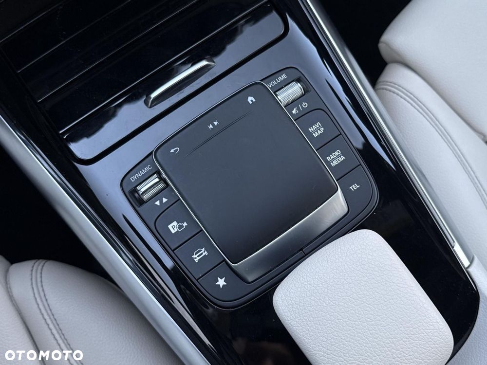 Mercedes-Benz GLA - 26