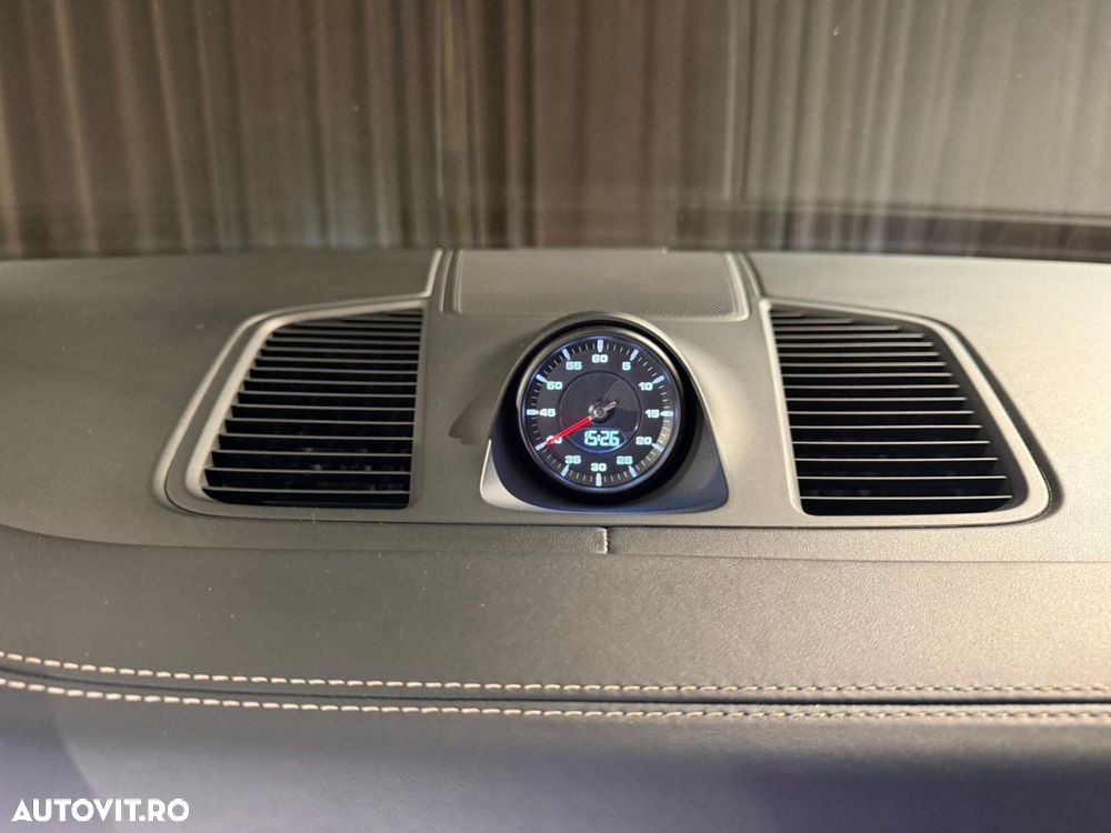 Porsche Cayenne Coupe GTS Tiptronic S - 29