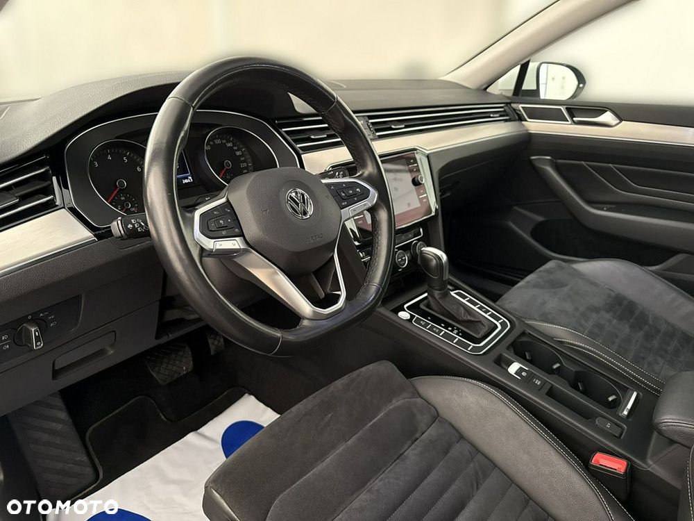 Volkswagen Passat - 14