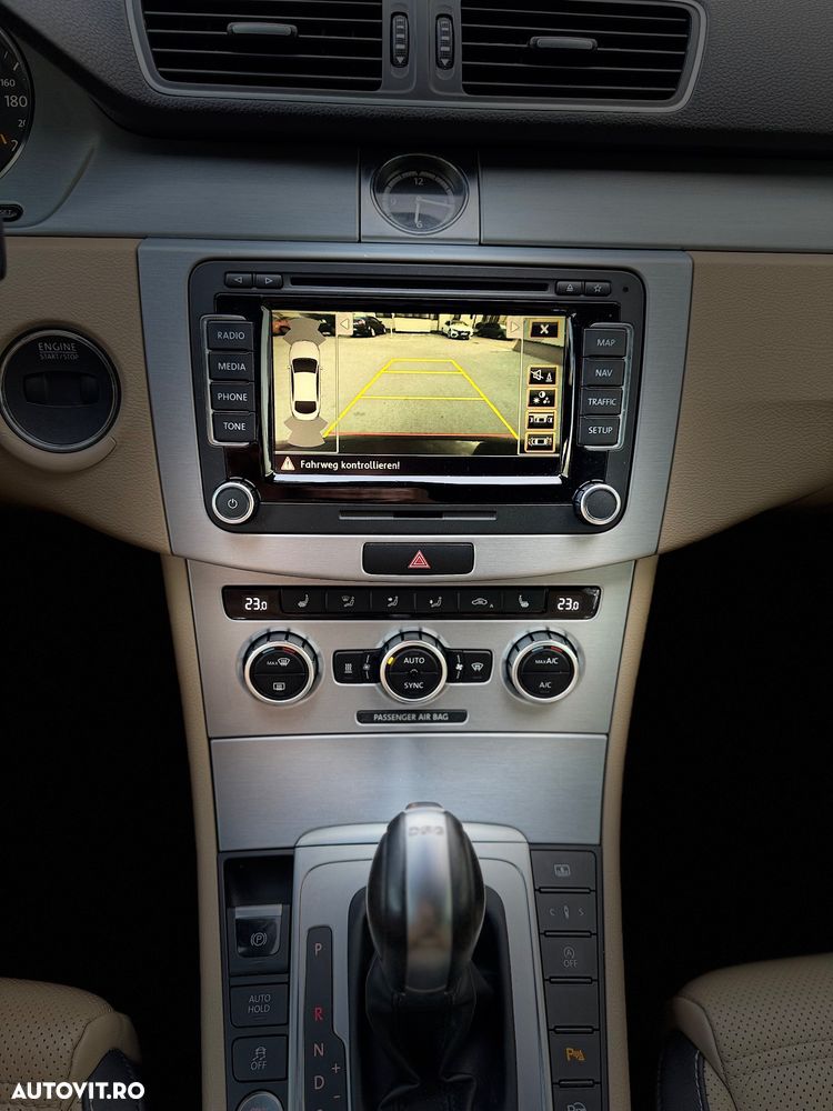 Volkswagen Passat CC - 24