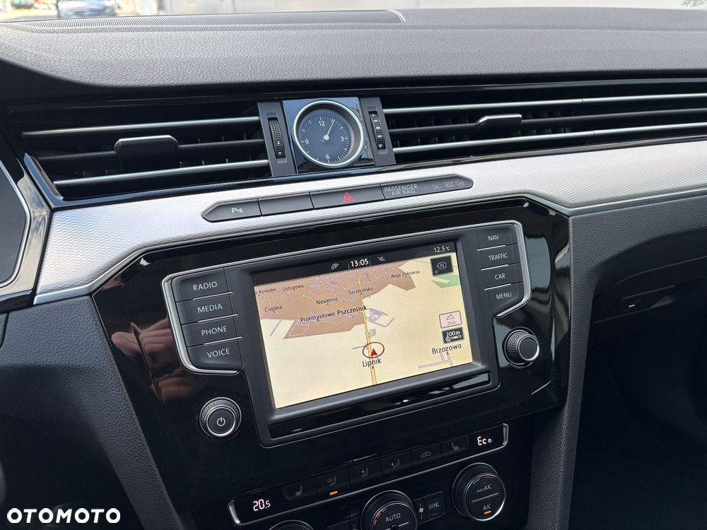 Volkswagen Passat - 19