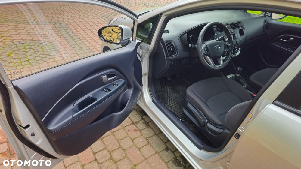 Kia Rio 1.2 L - 9