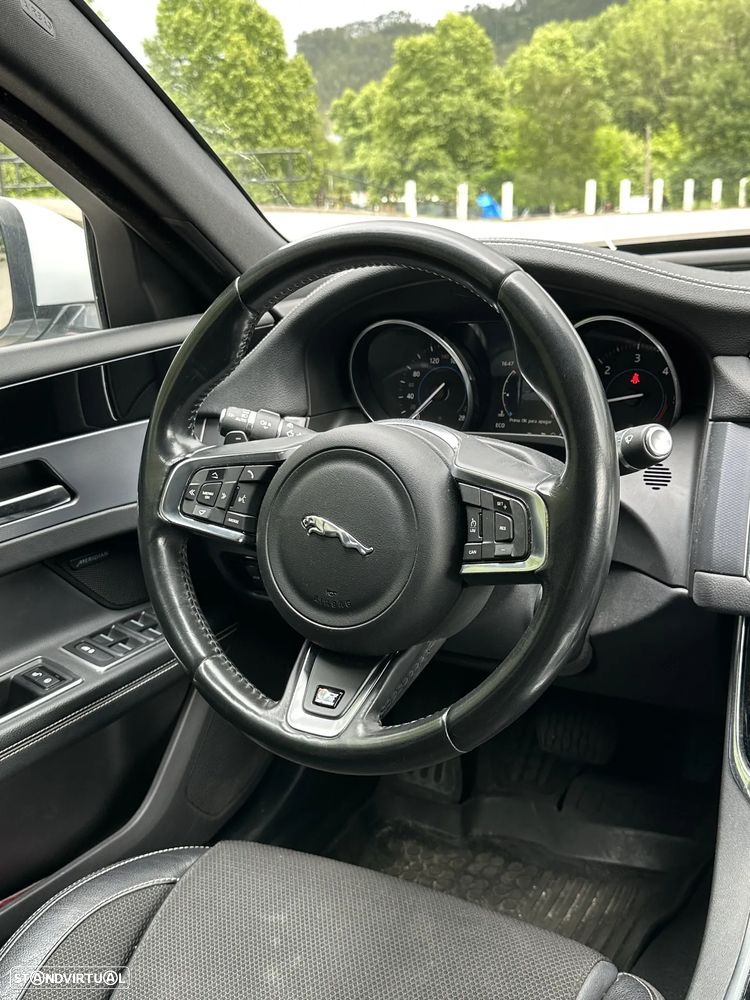 Jaguar XF 20d AWD Aut. R-Sport - 17