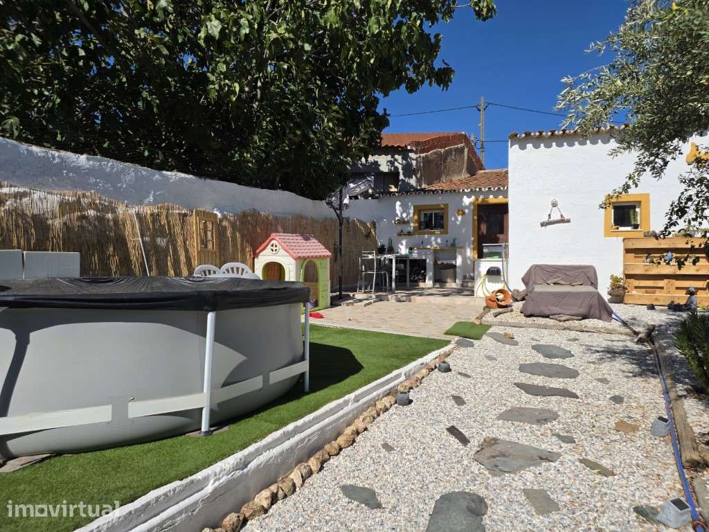 Moradia T2+1, em lote de 525 m2 a 6 km da praia da Amieira - Grande imagem: 2/23