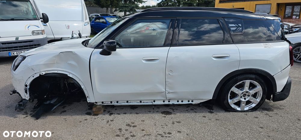 MINI Countryman SE ALL4 John Cooper Works Trim - 5