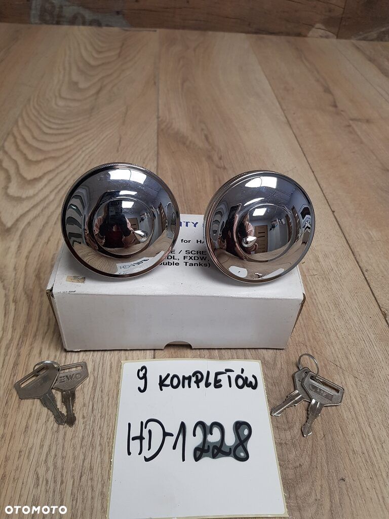 Korek wlewu lewy + prawy Harley Davidson Dyna Softail Road King - 1