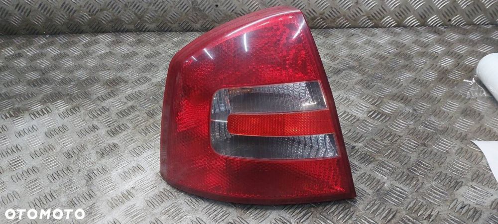 LAMPA LEWY TYŁ OCTAVIA II LIFTBACK + WKŁAD EUROPA DEPO - 1
