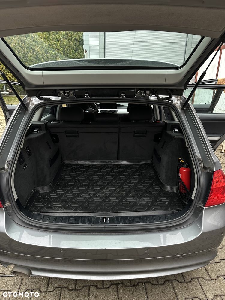 BMW Seria 3 318d DPF - 27