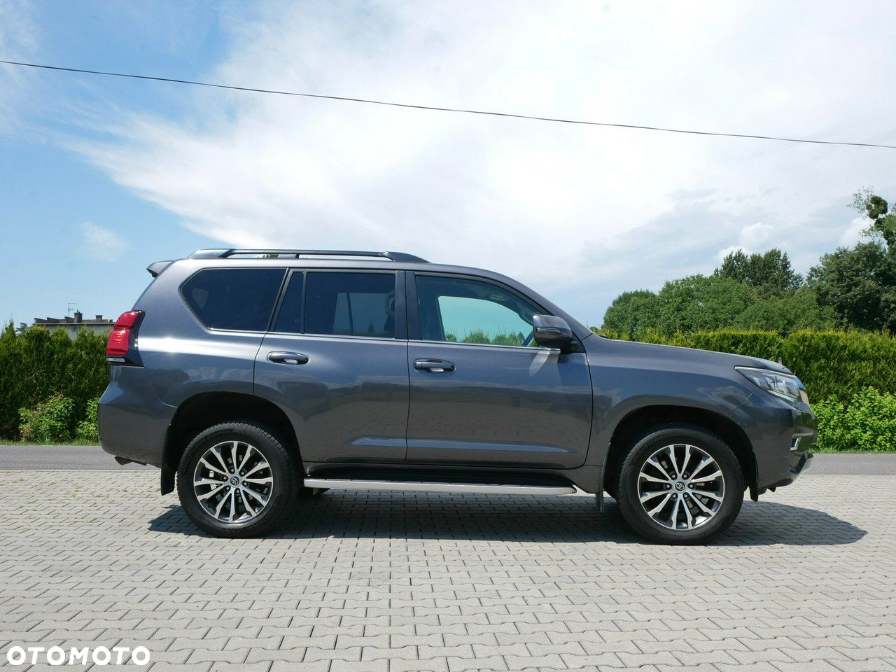 Toyota Land Cruiser - 10