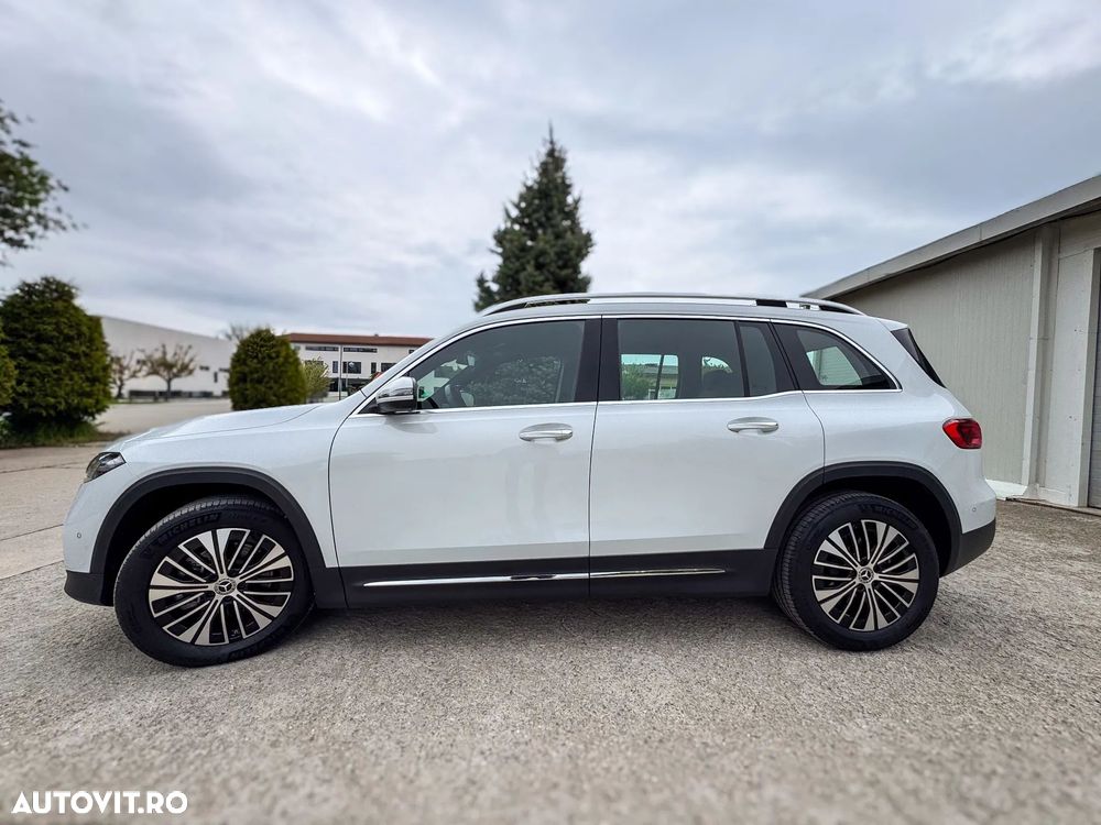 Mercedes-Benz EQB - 10