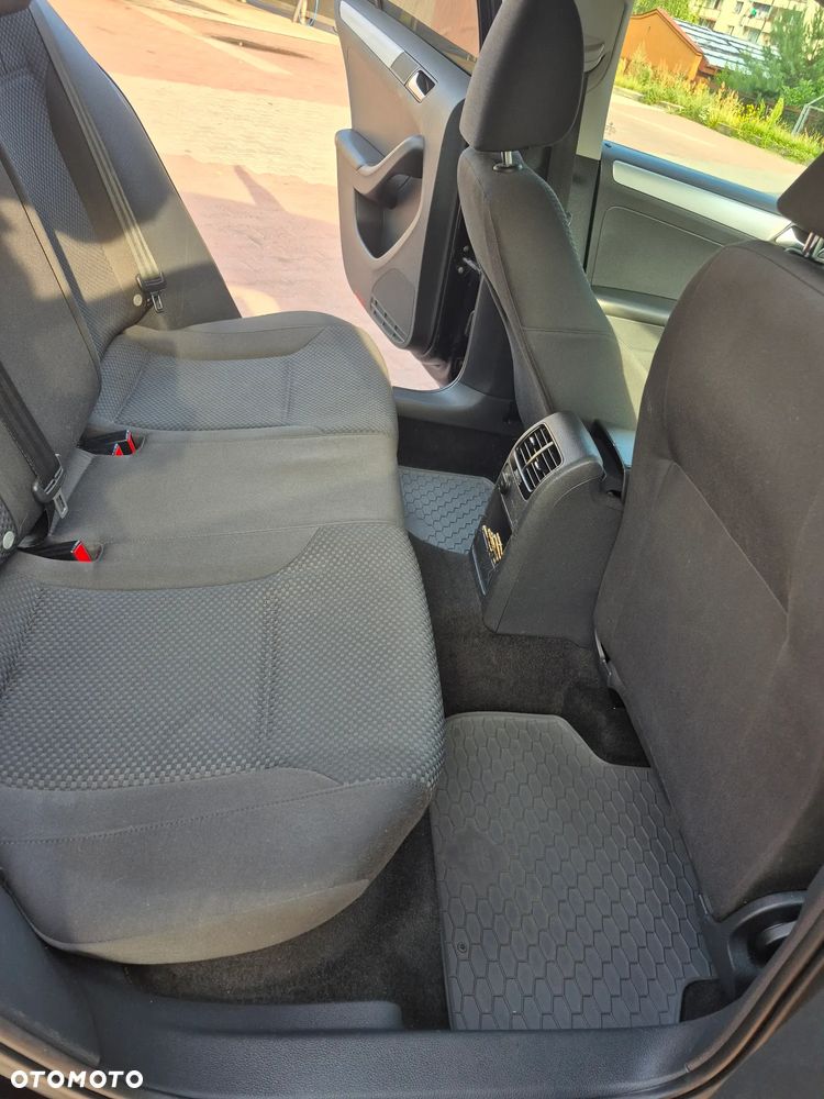 Volkswagen Jetta 1.6 TDI Trendline - 5