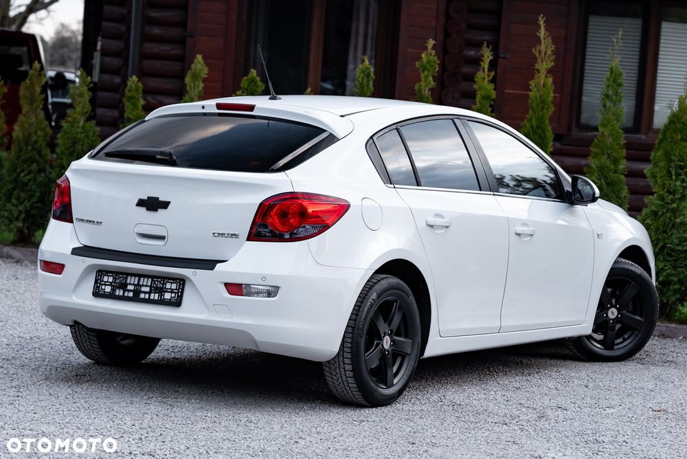 Chevrolet Cruze 1.8 LS - 12