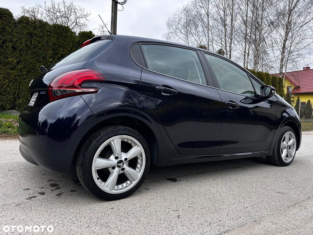 Peugeot 208 - 16