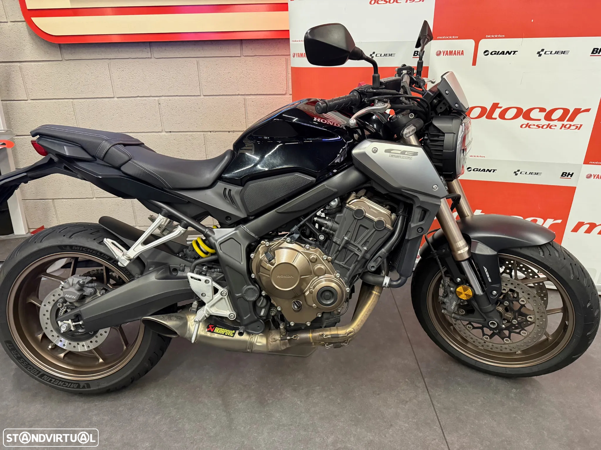 Honda CB 650R AKRAPOVIC - 10
