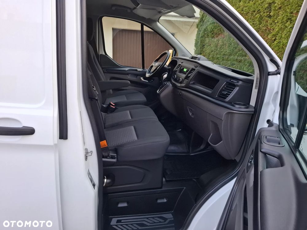 Ford TRANSIT CUSTOM - 9