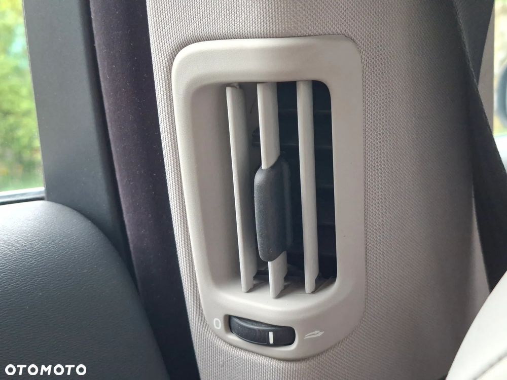 Volvo V70 D5 AWD DPF Edition Comfort - 33