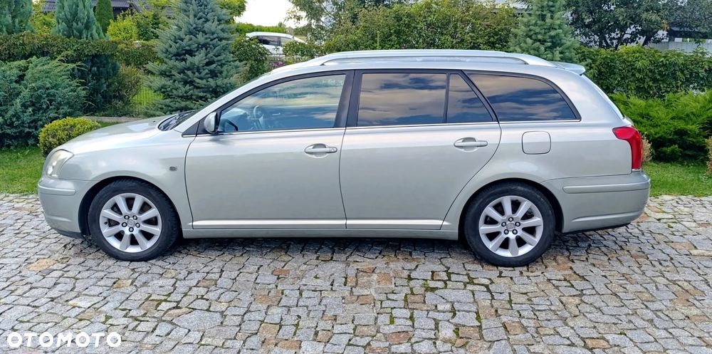 Toyota Avensis 2.0 D-4D Prestige - 2