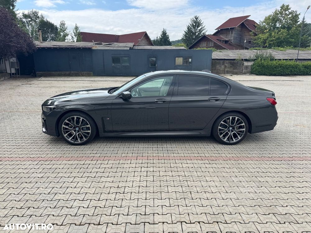 BMW Seria 7 745e - 18
