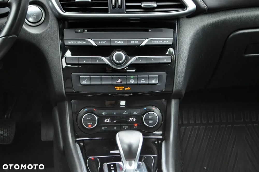 Infiniti Q30 1.6t DCT Premium Tech Cafe Teak - 31