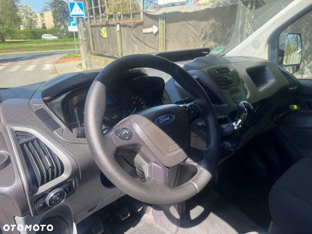 Ford TRANSIT CUSTOM - 17