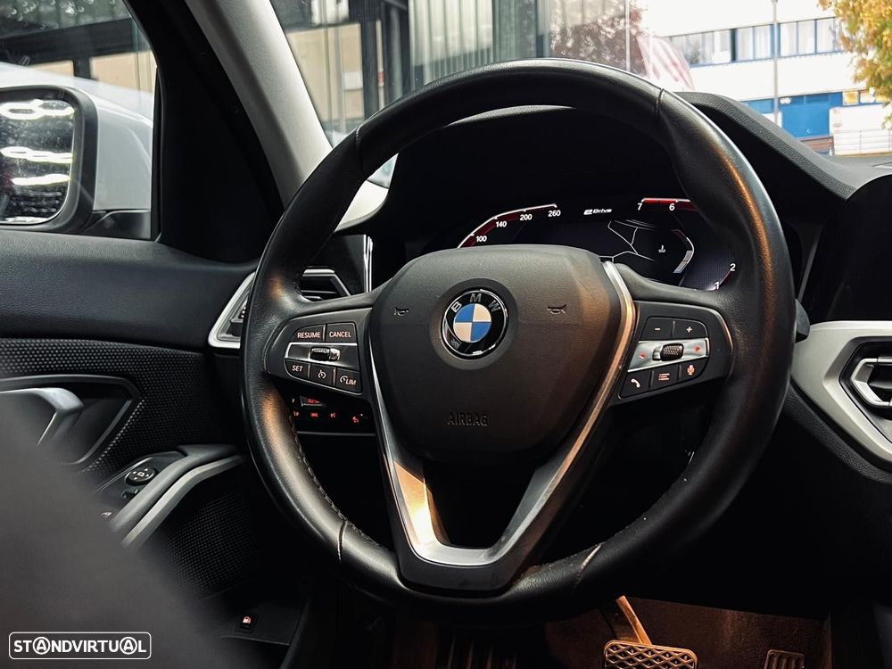 BMW 330 e Corporate Edition Auto - 25