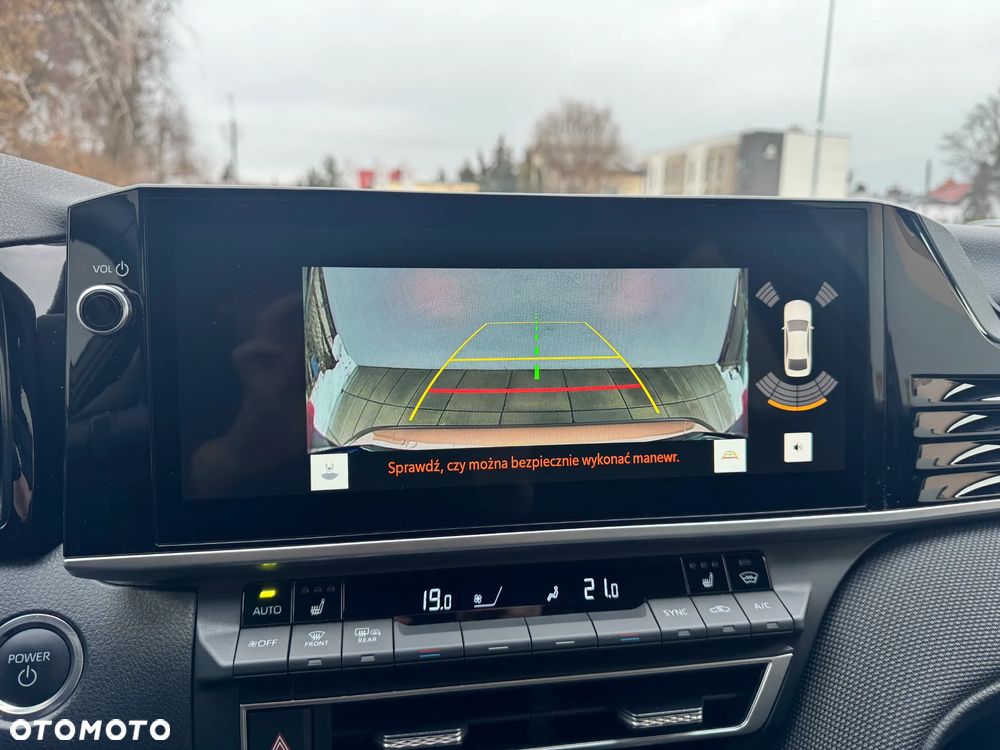 Toyota Camry 2.5 Hybrid Comfort CVT - 13