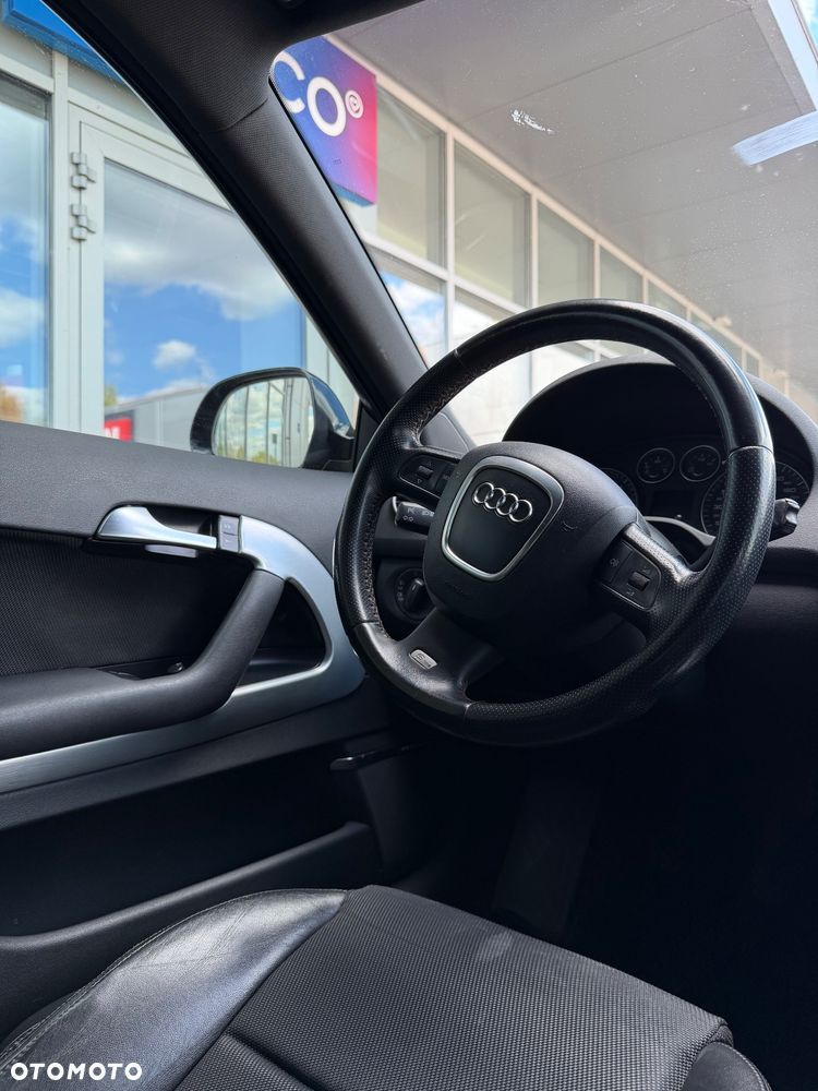 Audi A3 3-drzwiowe 2.0 TDI DPF Quattro Ambition - 12