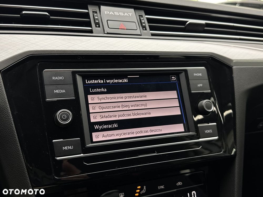 Volkswagen Passat - 35