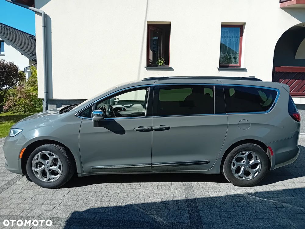 Chrysler Pacifica - 5