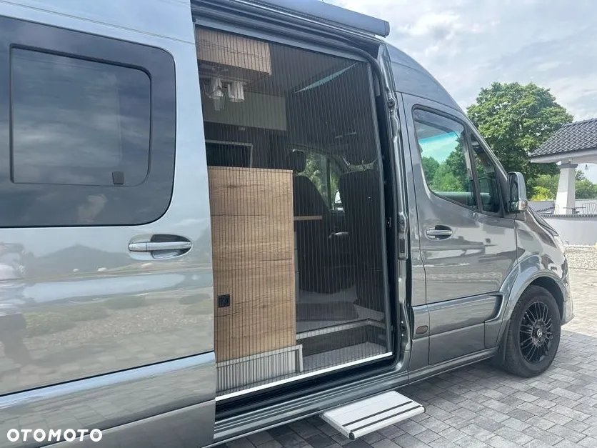 Mercedes-Benz Sprinter 907 - 10