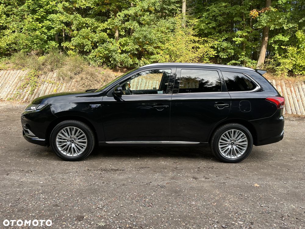 Mitsubishi Outlander Instyle NAVI + - 2
